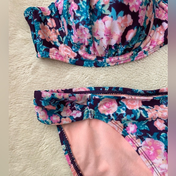 Bikini - size L - NWT - Picture 2 of 4